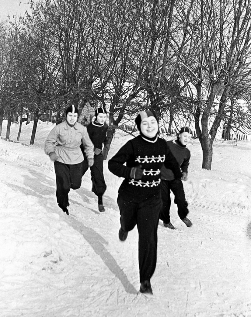 Winter in Soviet retro photos Winter in Soviet retro photos