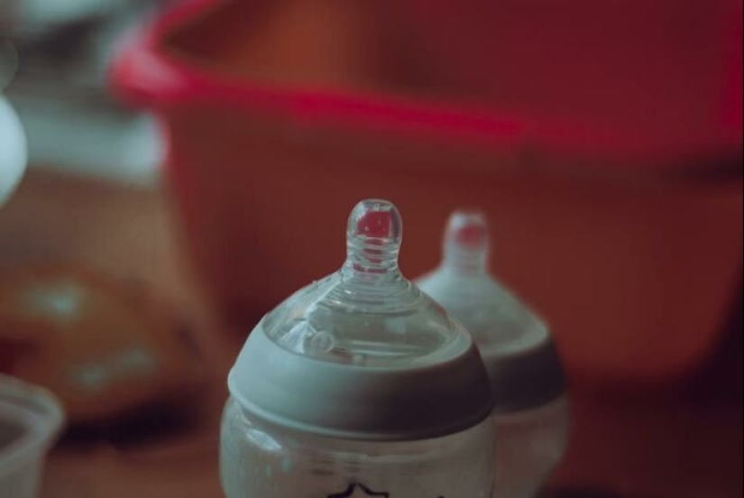 “Yeah, No Thanks”: 8 People Share Their Wildest Babysitting Experiences