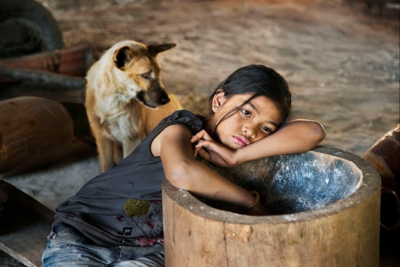 You and I are of the same blood: 35 incredible photos of people and animals from Steve McCurry You and I are of the same blood: 35 incredible photos of people and animals from Steve McCurry