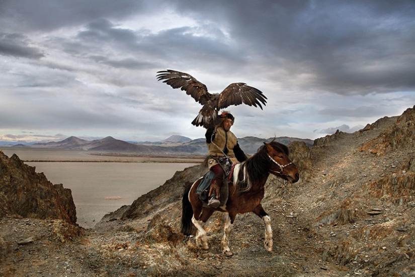 You and I are of the same blood: 35 incredible photos of people and animals from Steve McCurry You and I are of the same blood: 35 incredible photos of people and animals from Steve McCurry