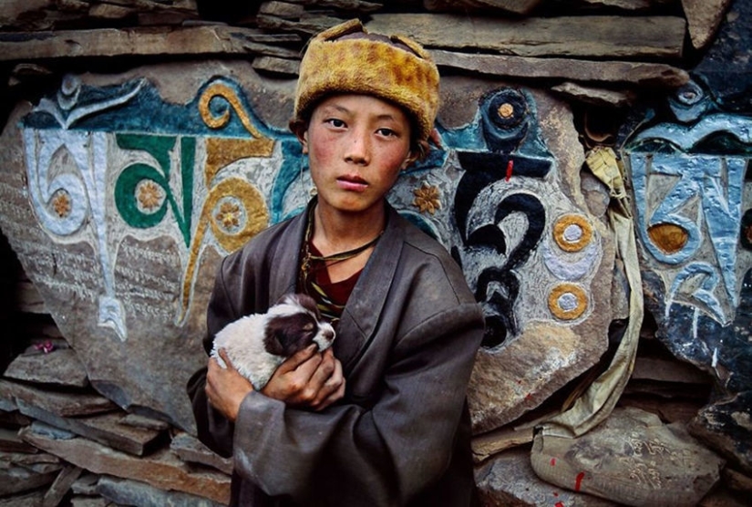 You and I are of the same blood: 35 incredible photos of people and animals from Steve McCurry You and I are of the same blood: 35 incredible photos of people and animals from Steve McCurry