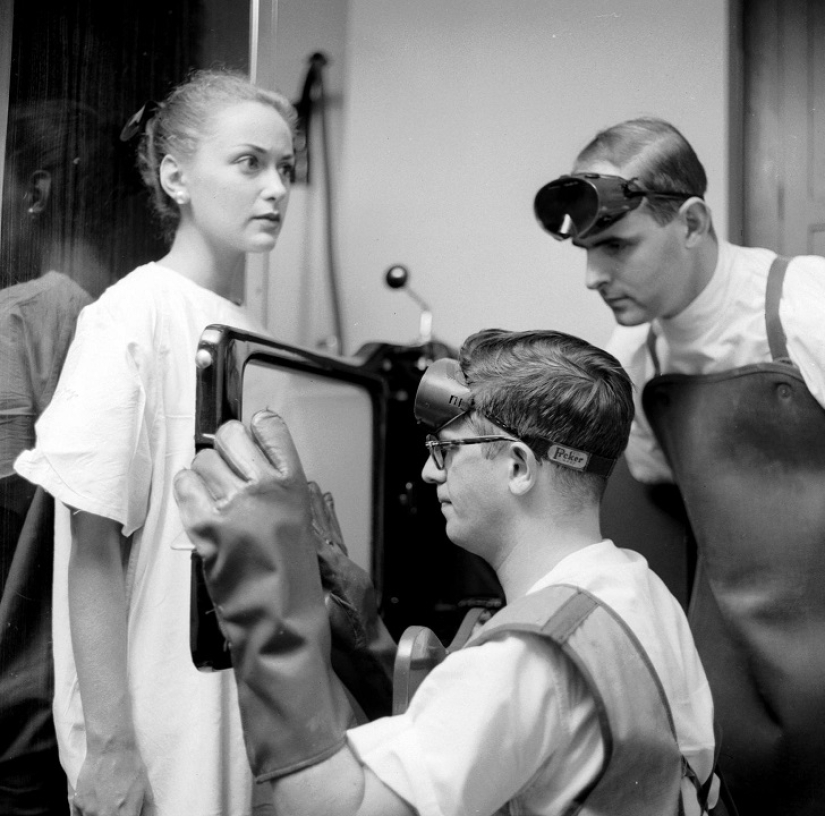 You can see right through the story: the first patients on X-ray You can see right through the story: the first patients on X-ray