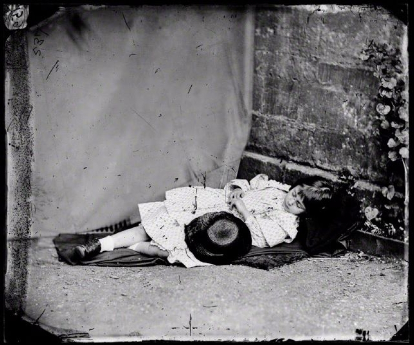Young Alice: portraits of children by Lewis Carroll Young Alice: portraits of children by Lewis Carroll