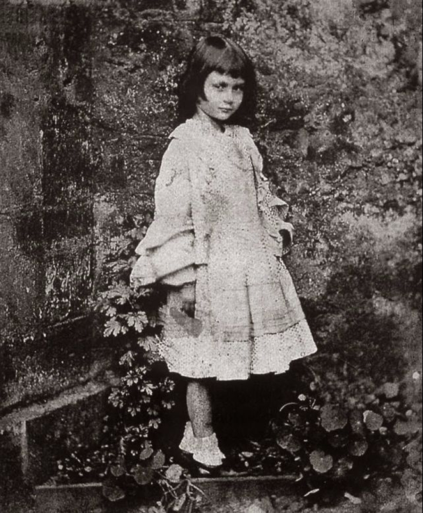 Young Alice: portraits of children by Lewis Carroll Young Alice: portraits of children by Lewis Carroll