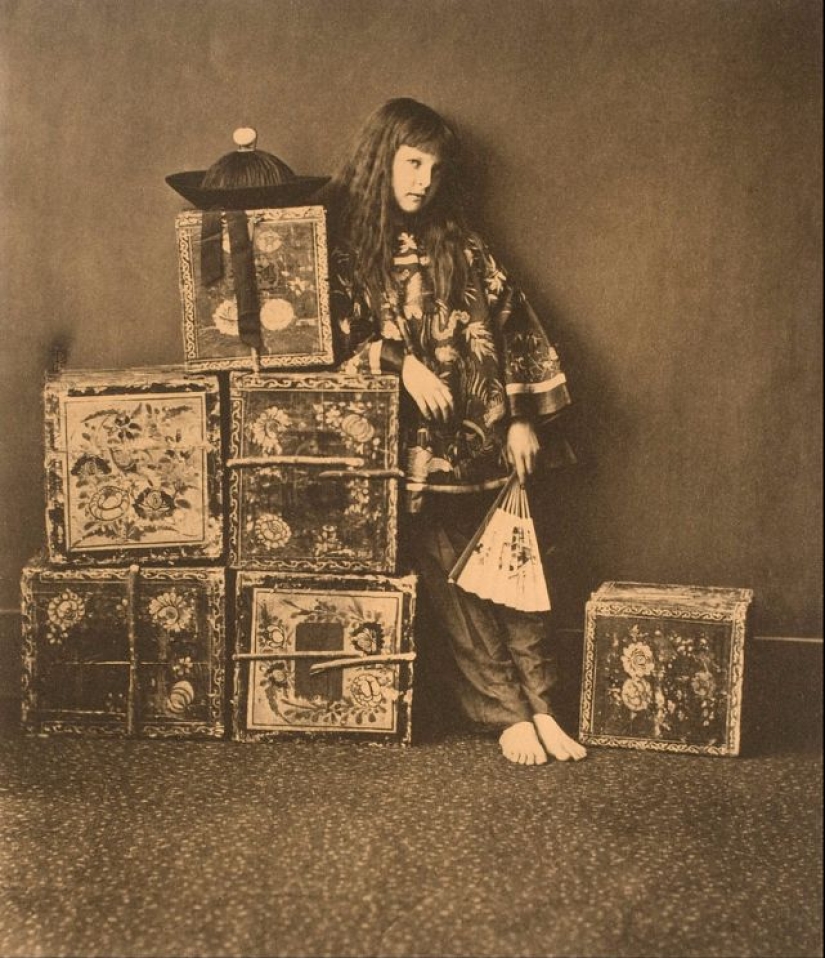 Young Alice: portraits of children by Lewis Carroll Young Alice: portraits of children by Lewis Carroll