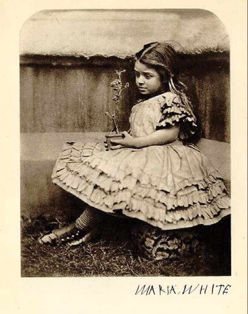 Young Alice: portraits of children by Lewis Carroll Young Alice: portraits of children by Lewis Carroll