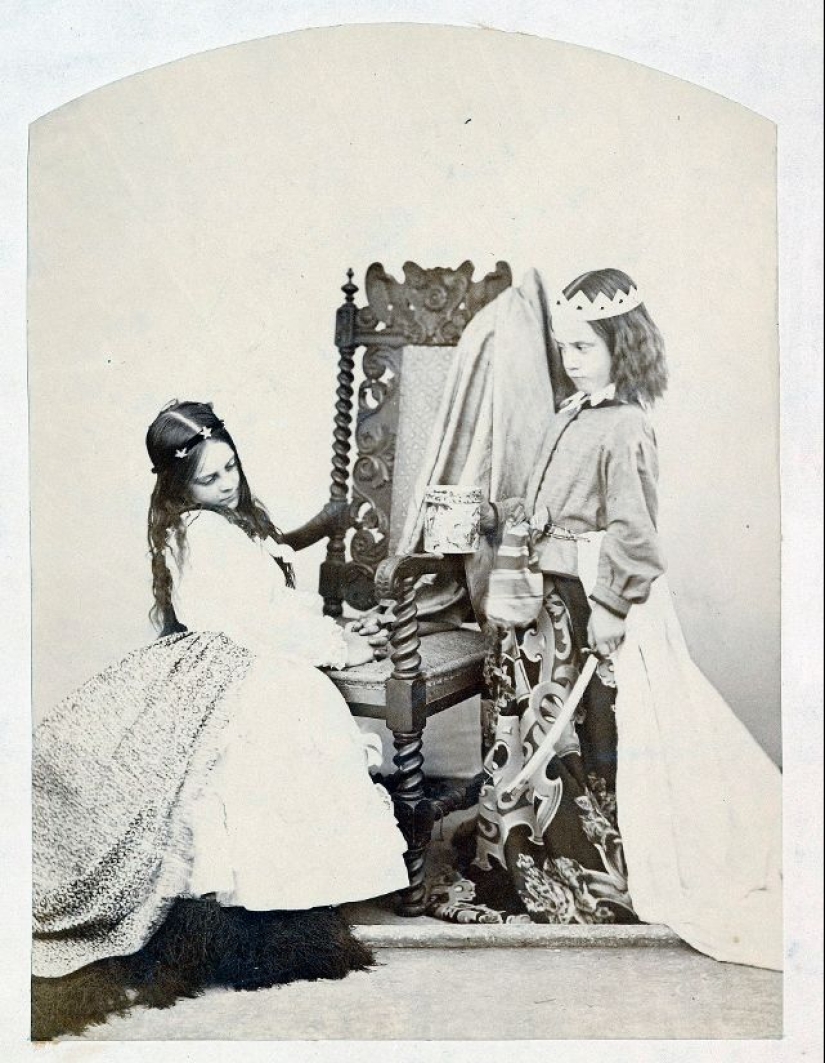 Young Alice: portraits of children by Lewis Carroll Young Alice: portraits of children by Lewis Carroll