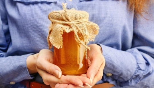 10 brilliant tips for using honey for other than its intended purpose
