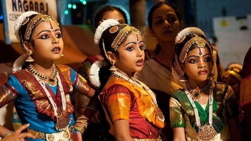 10 formas poco ortodoxas de matrimonio, muchas de las cuales todavía se encuentran hoy en día 10 formas poco ortodoxas de matrimonio, muchas de las cuales todavía se encuentran hoy en día