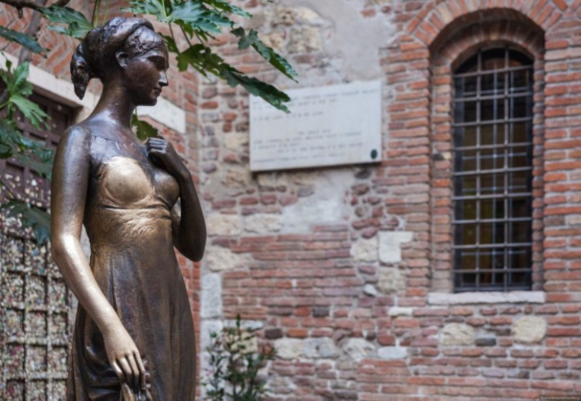 10 interesantes hallazgos realizados dentro de las estatuas