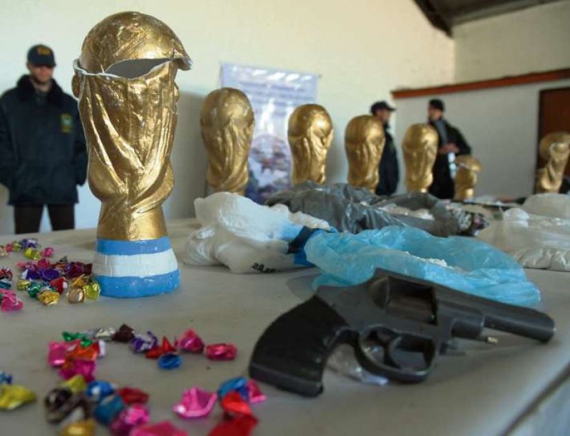 10 interesantes hallazgos realizados dentro de las estatuas