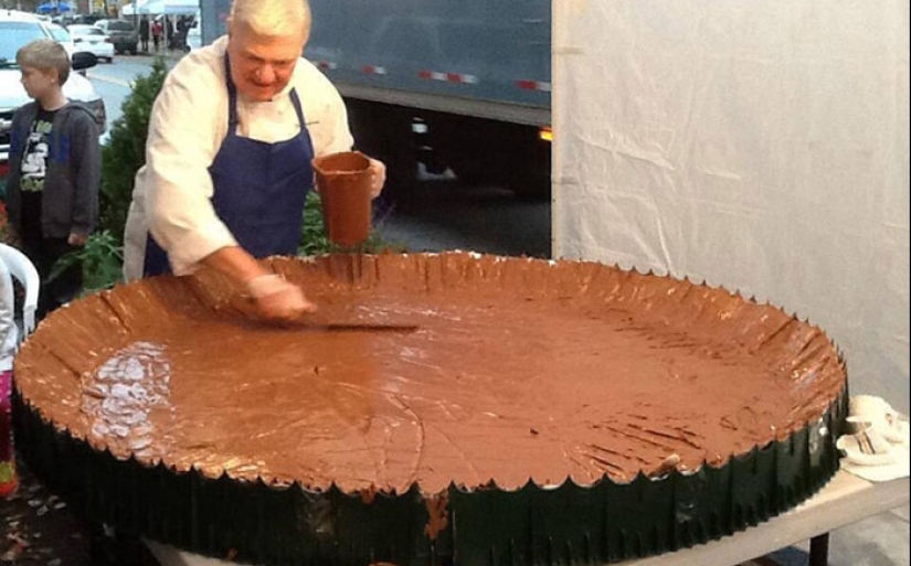 10 Largest Portions of Food Ever Cooked in the World