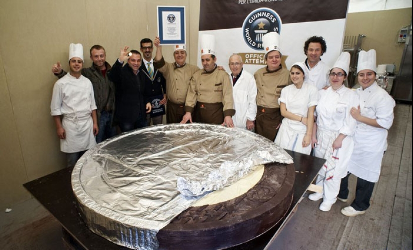 10 Largest Portions of Food Ever Cooked in the World
