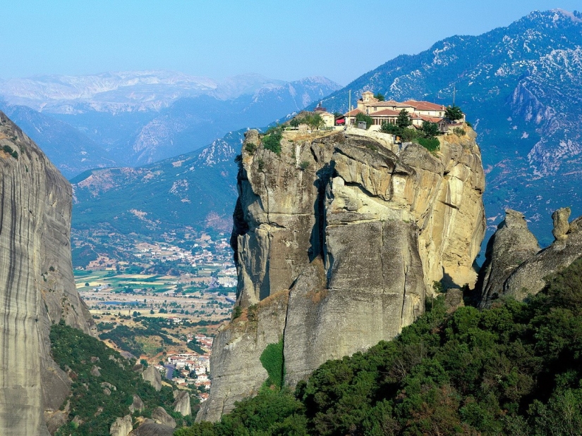 10 monumental but little-known buildings of the world 10 monumental but little-known buildings of the world