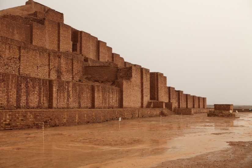 10 monumental but little-known buildings of the world 10 monumental but little-known buildings of the world