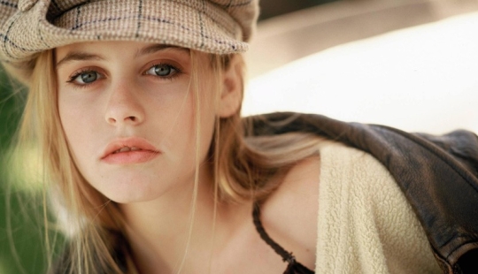 10 most beautiful girls from the TV screens of the 90s 10 most beautiful girls from the TV screens of the 90s