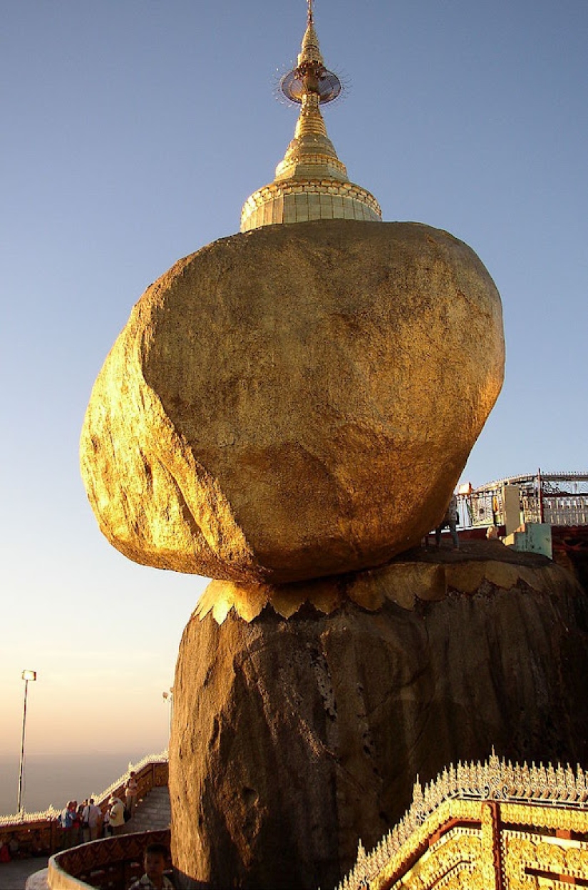 10 most famous balancing rocks the world 10 most famous balancing rocks the world