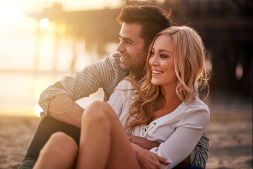10 obvious reasons why men fall in love with women