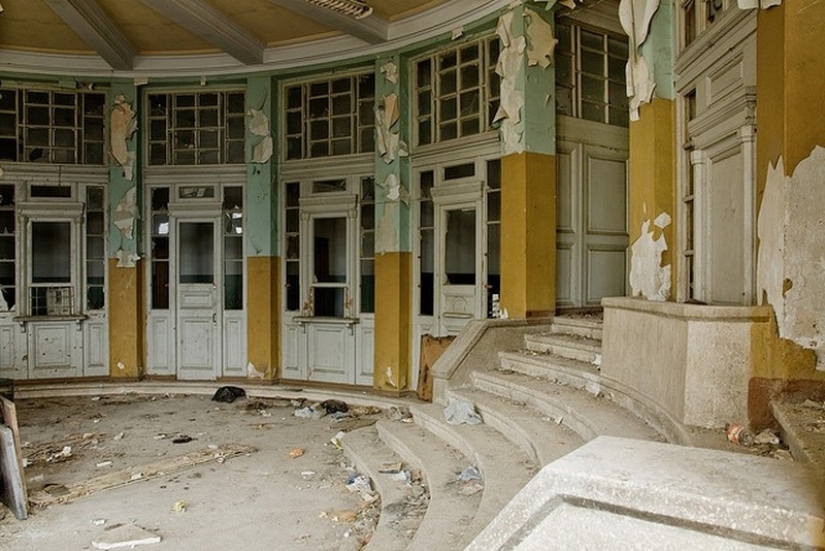 10 places abandoned by people 10 places abandoned by people