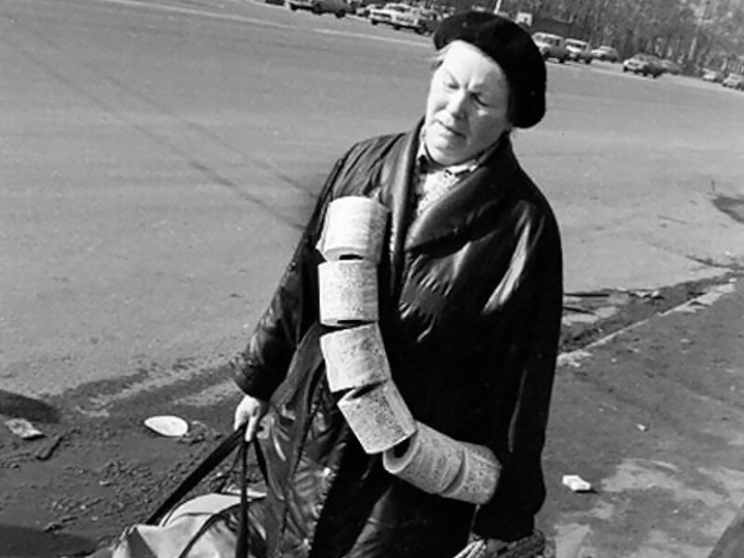 10 scarce goods that Soviet citizens tried to "get" in any way 10 scarce goods that Soviet citizens tried to "get" in any way
