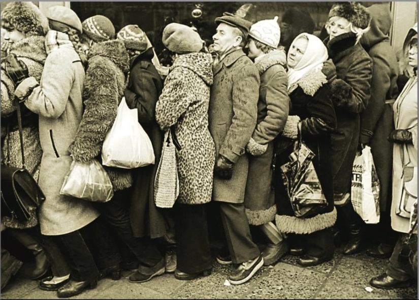10 scarce goods that Soviet citizens tried to "get" in any way 10 scarce goods that Soviet citizens tried to "get" in any way