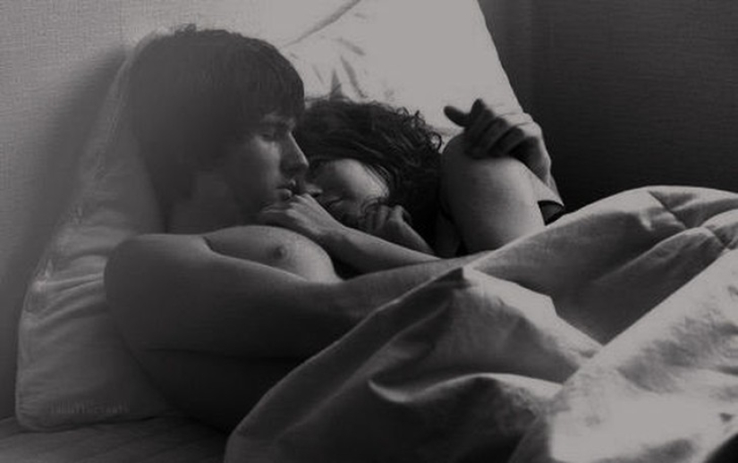 11 reasons to sleep naked 11 reasons to sleep naked