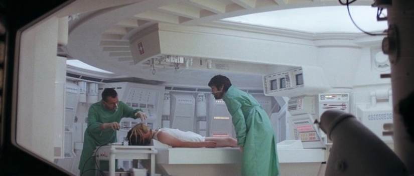 12 horror movies that are better not to watch at night