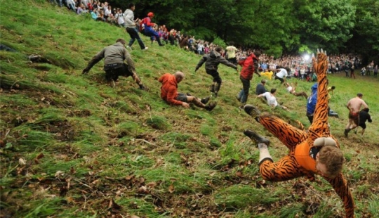 12 incredible English traditions that will surprise you 12 incredible English traditions that will surprise you