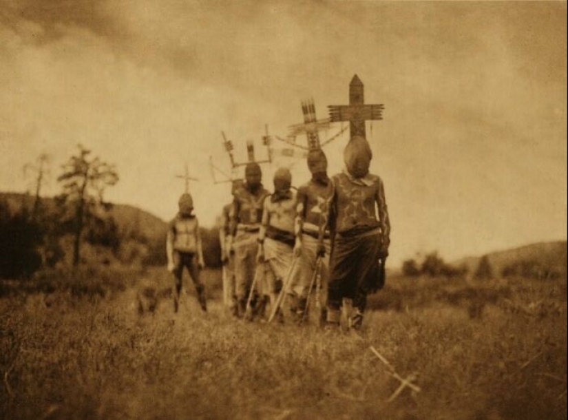 12 Photos From The Past That Are Incredibly Unsettling