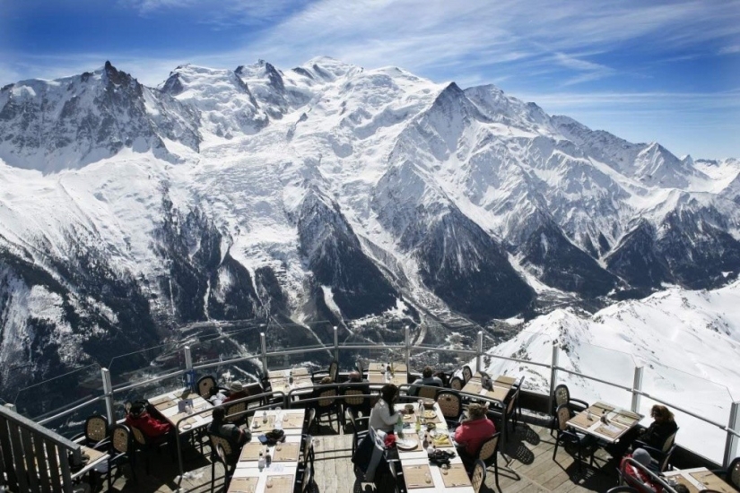 12 restaurants where you will not have time to eat