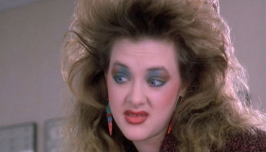 13 beauty trends from the 80s that are now a shame