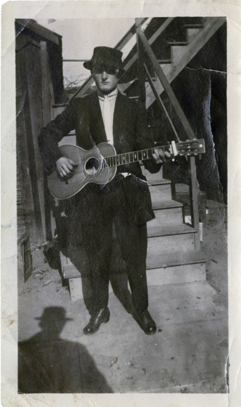 13 fotos vintage en las que las personas son perseguidas por la sombra de una persona desconocida en un sombrero 13 fotos vintage en las que las personas son perseguidas por la sombra de una persona desconocida en un sombrero
