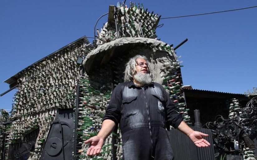 13 houses made of strange building materials