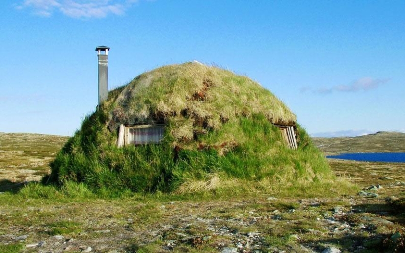 13 houses made of strange building materials