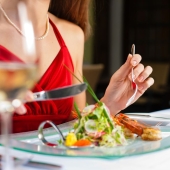 13 tricks of restaurants that make us fork out 13 tricks of restaurants that make us fork out
