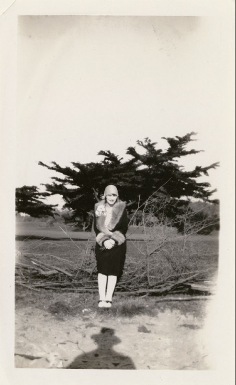 13 vintage photos in which people are haunted by the shadow of an unknown person in a hat 13 vintage photos in which people are haunted by the shadow of an unknown person in a hat