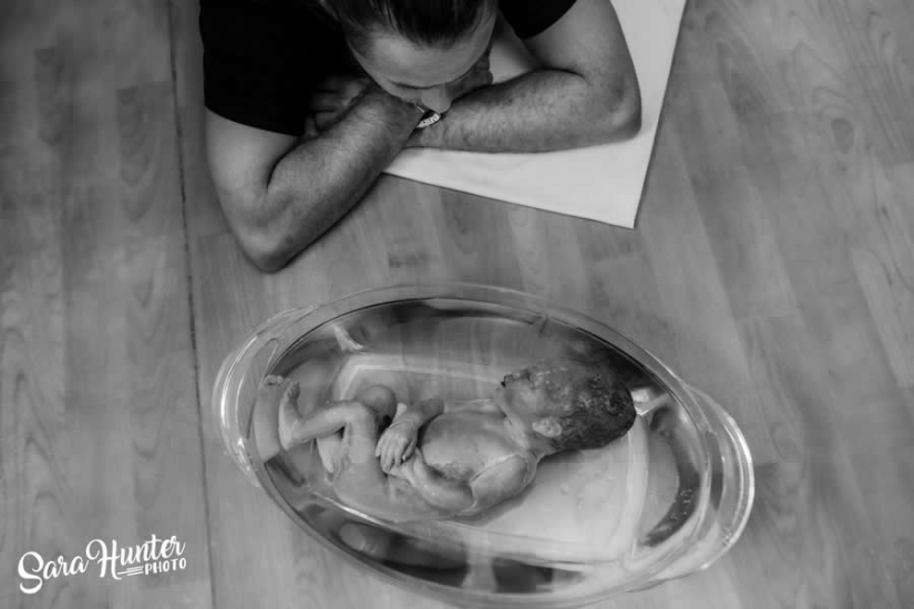14 Heart-Touching Winning Photos from the 15th Annual Birth Photography Competition