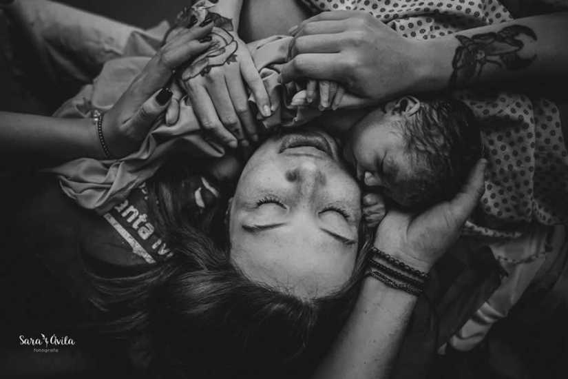 14 Heart-Touching Winning Photos from the 15th Annual Birth Photography Competition