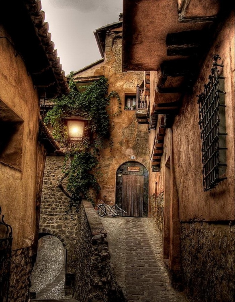 15 lugares no turísticos donde el carácter real de cada país es visible 15 lugares no turísticos donde el carácter real de cada país es visible