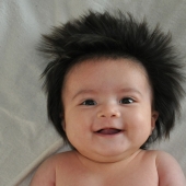 15 niños lindos nacidos con el pelo magnífico 15 niños lindos nacidos con el pelo magnífico