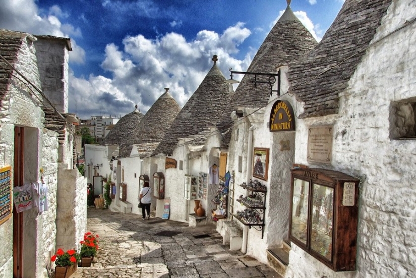 15 non-touristic places where the real character of each country is visible 15 non-touristic places where the real character of each country is visible