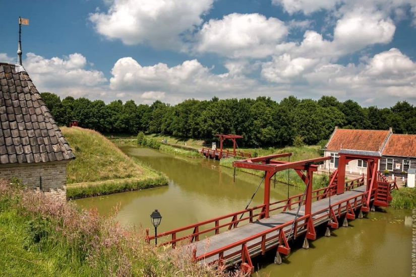 15 non-touristic places where the real character of each country is visible 15 non-touristic places where the real character of each country is visible