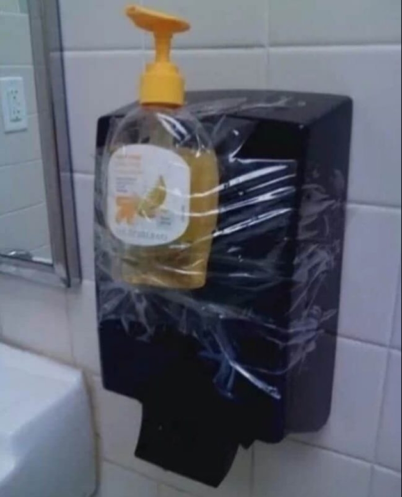 15 photos of people who can find a way out of any situation 15 photos of people who can find a way out of any situation