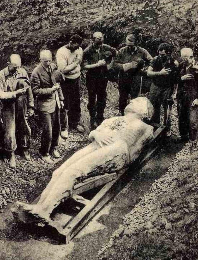 16 hoaxes that have been believed in for a very long time