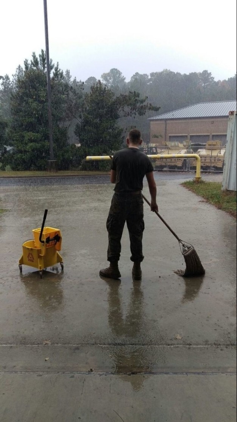 16 incarnations of the phrase " lucky as a drowned man»