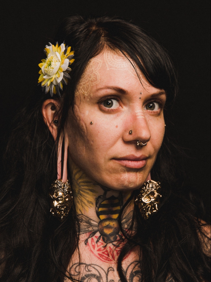 16 Women Showing Off Amazing Body Modifications 16 Women Showing Off Amazing Body Modifications