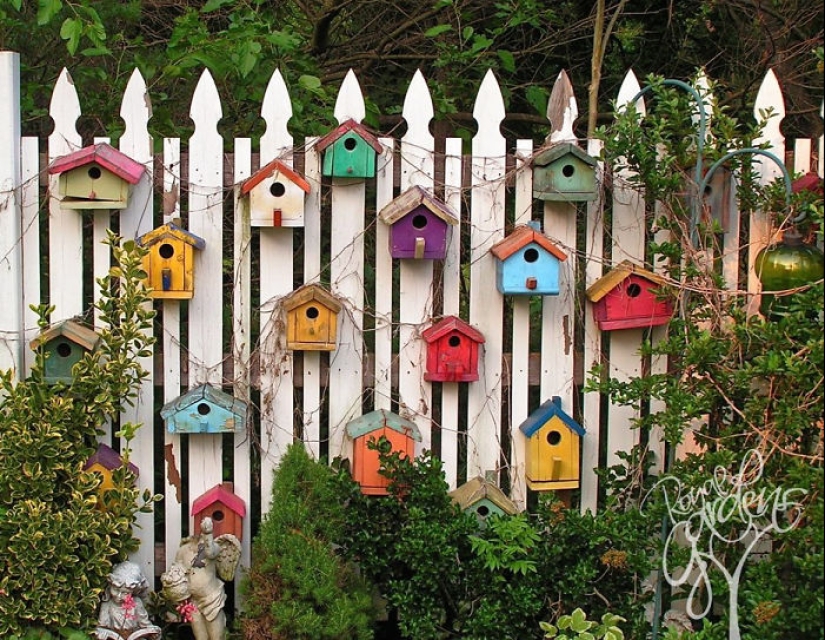 17 examples of how to take the art of fence painting to a new level 17 examples of how to take the art of fence painting to a new level