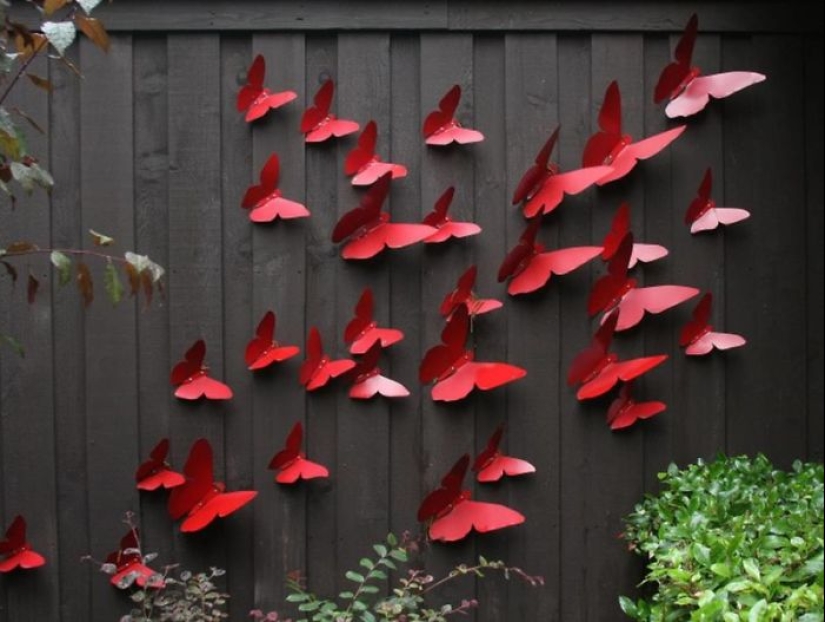 17 examples of how to take the art of fence painting to a new level 17 examples of how to take the art of fence painting to a new level