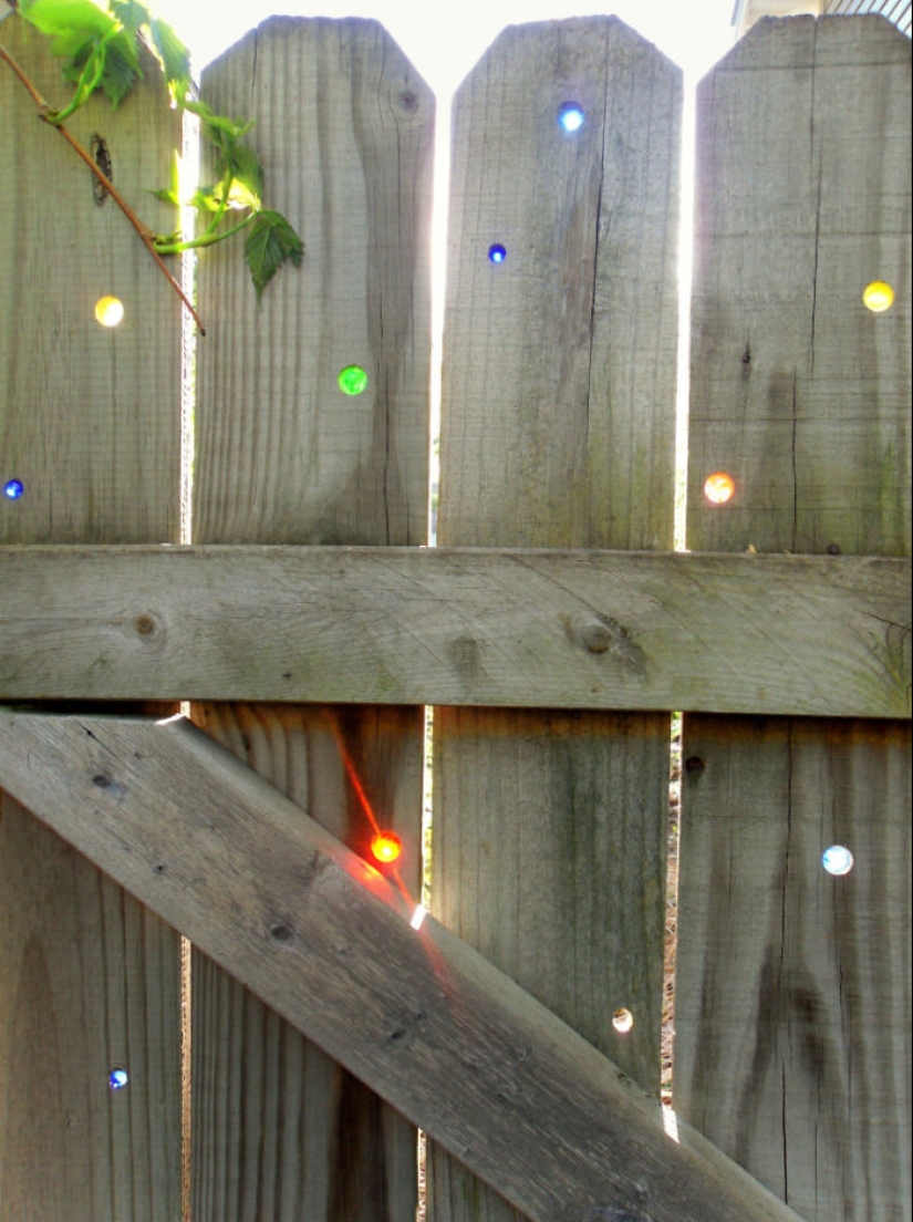 17 examples of how to take the art of fence painting to a new level 17 examples of how to take the art of fence painting to a new level