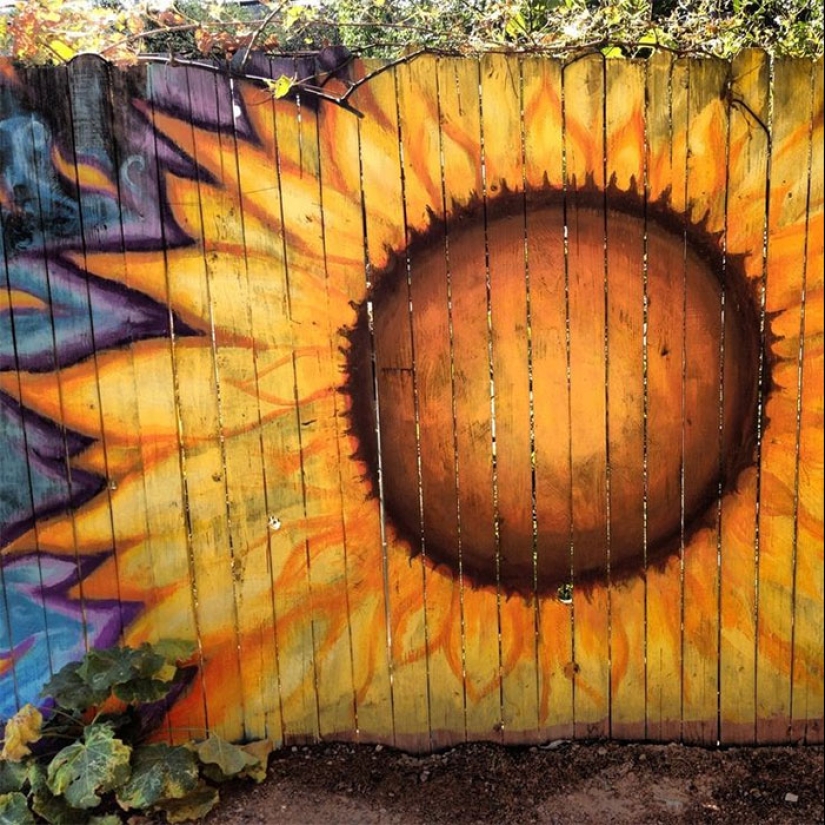 17 examples of how to take the art of fence painting to a new level 17 examples of how to take the art of fence painting to a new level